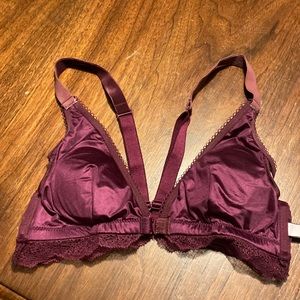Victoria’s Secret purple lace bra front clip size XS